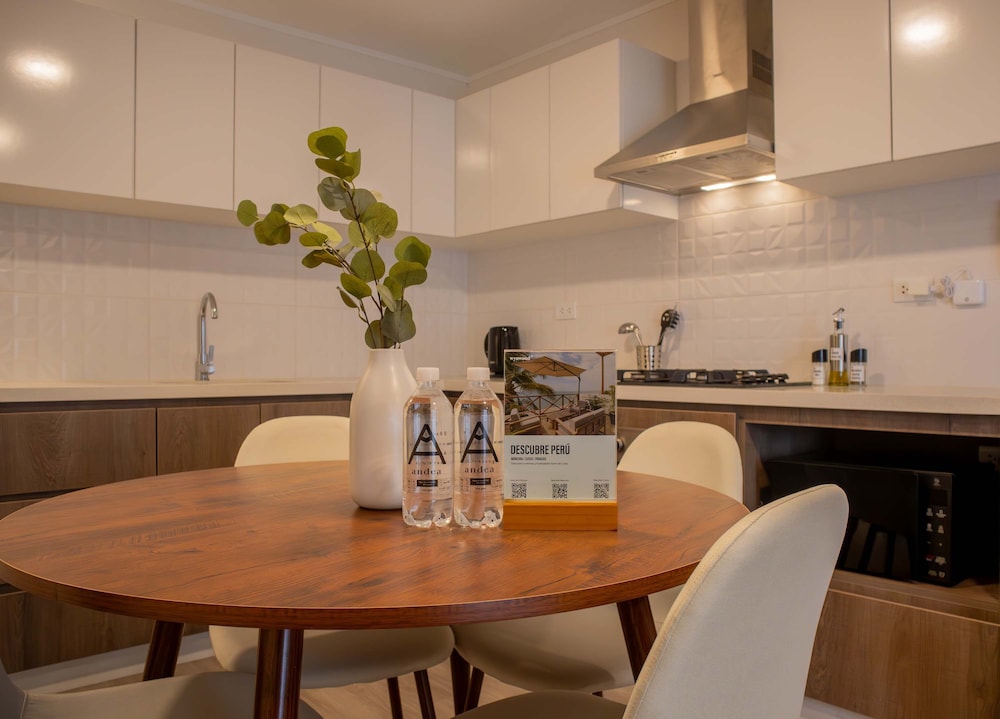 w Majestic 2BR w Balcony in Miraflores