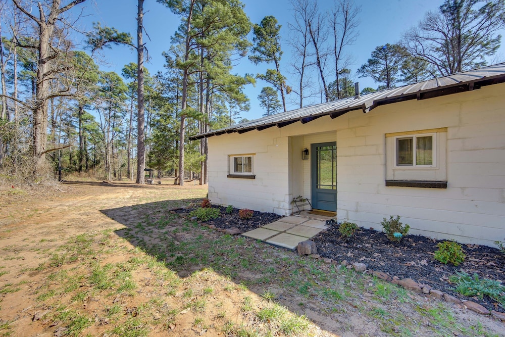Winnsboro Home on 17 Acres: Outdoor Spots & Trails