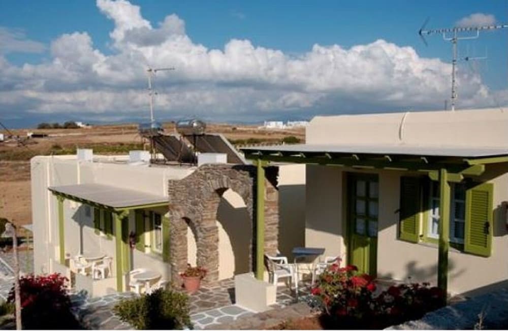 Asante Paros