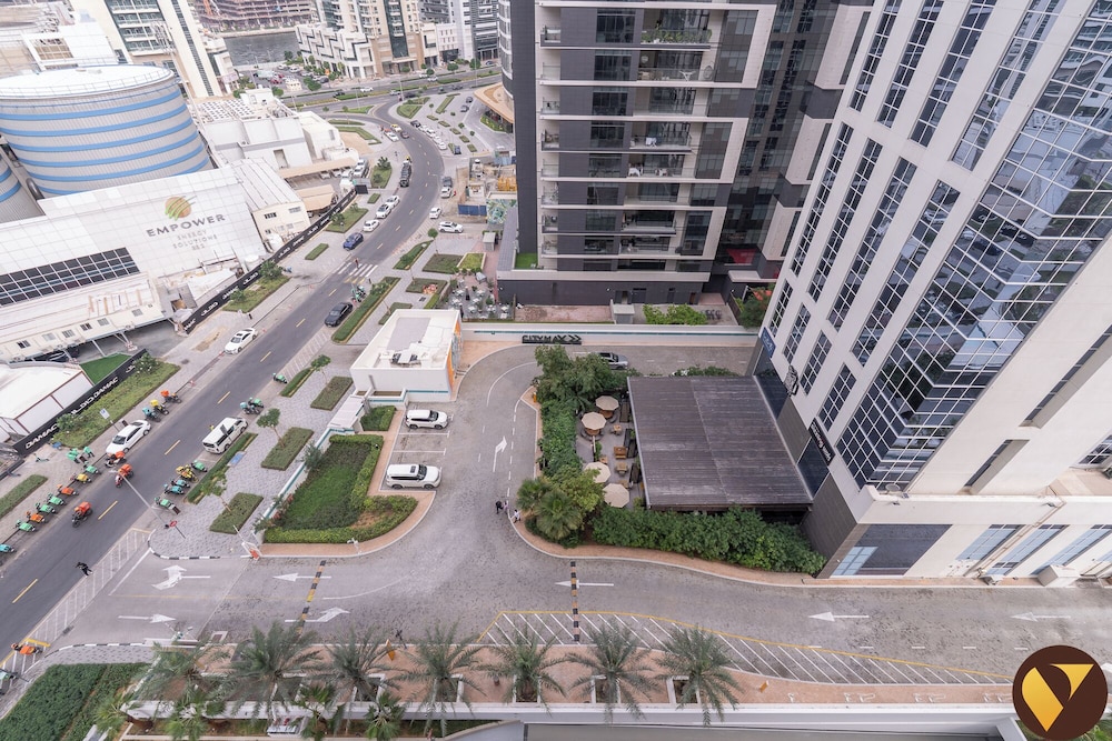 Royal Regency Business Bay near Downtown