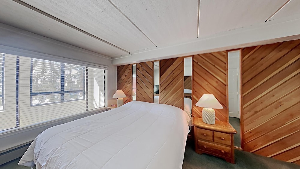 Two Bedroom Units at 1849 Condos With 3 Hot Tubs & Slopeside view 2