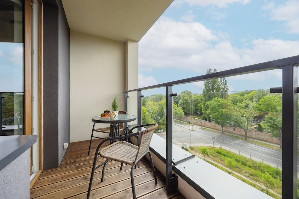 Cosy Studio With Balcony by Renters