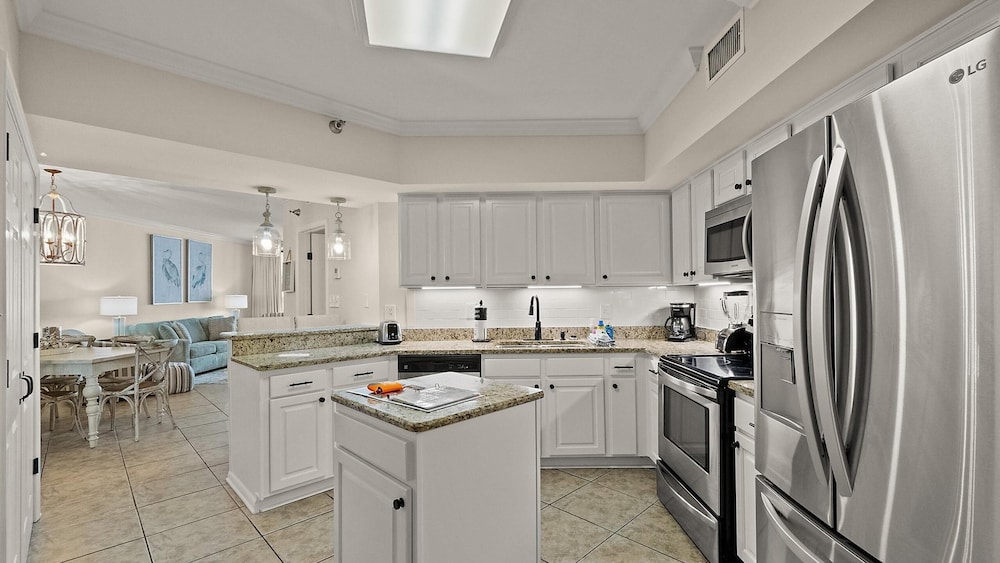 Pelican Pointe #1003 by Southern Vacation Rentals