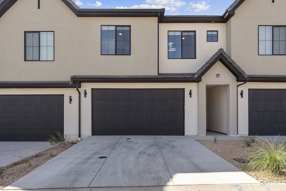 Adventure Basecamp 4 Bedroom Townhouse
