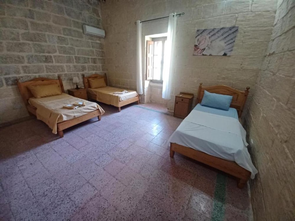 Peace Heaven Farmhouse Zebbug Gozo, With Pool view 4