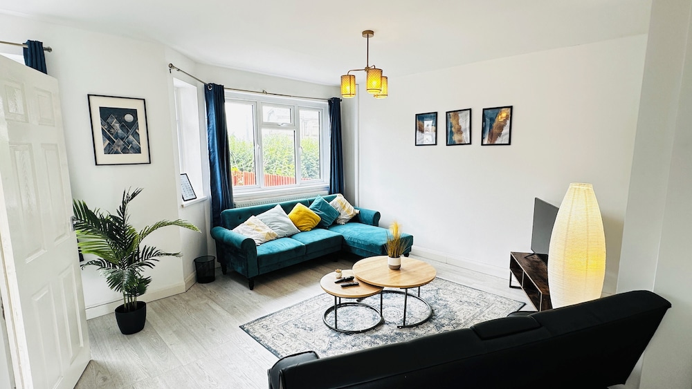 Pengam House
