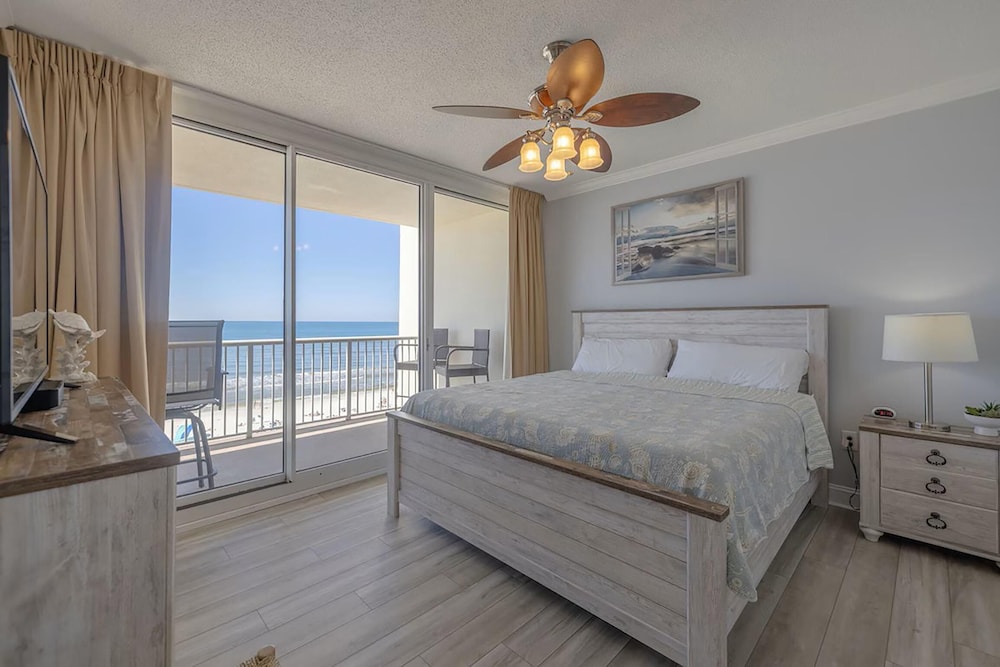 Majestic Beach Towers 1-503