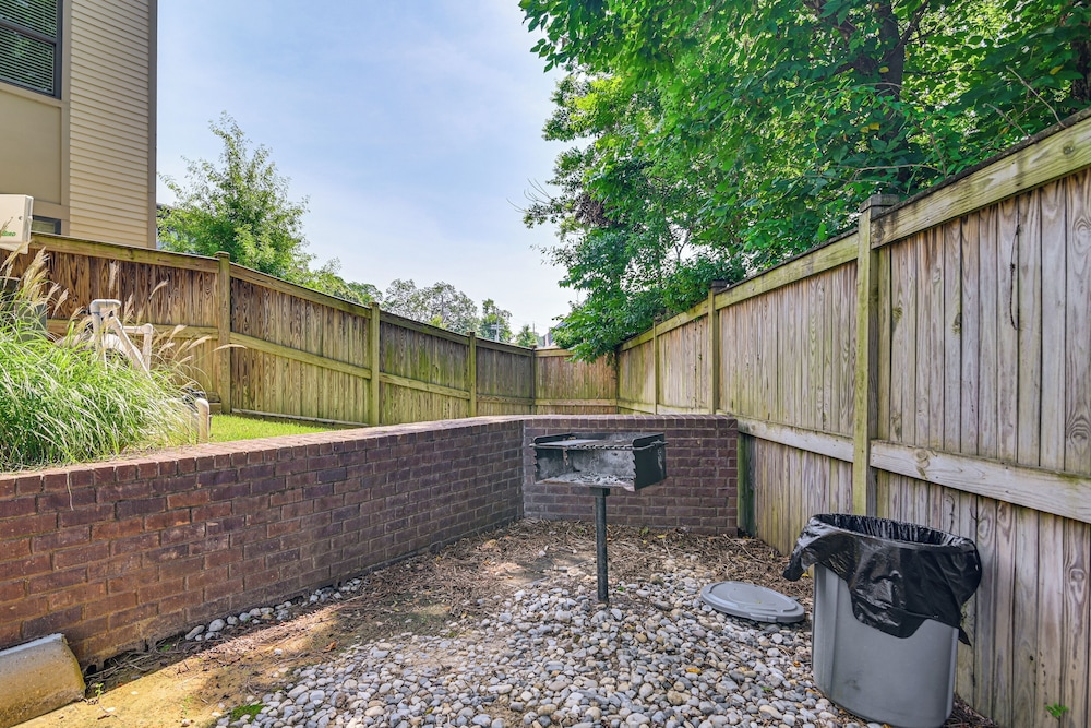 Cotton District Condo: Walkable Spot for Game Day!