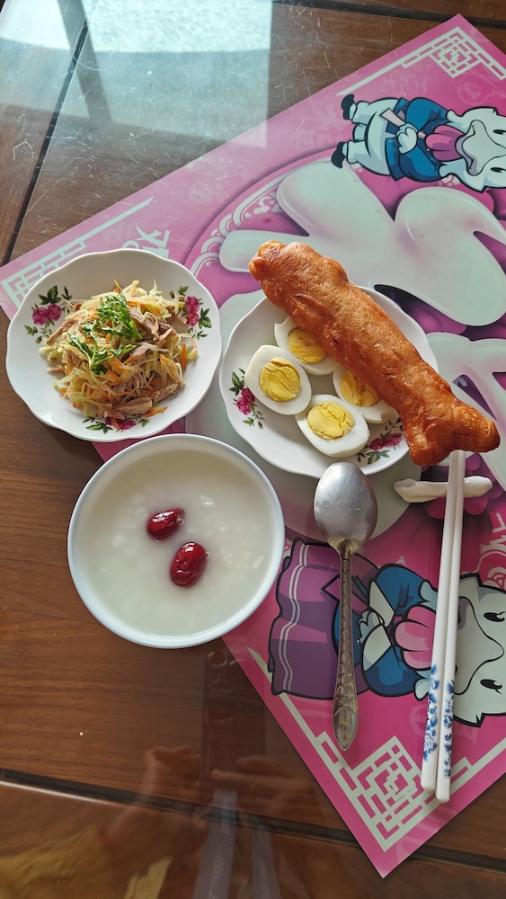 Mommy's home with breadfast and more