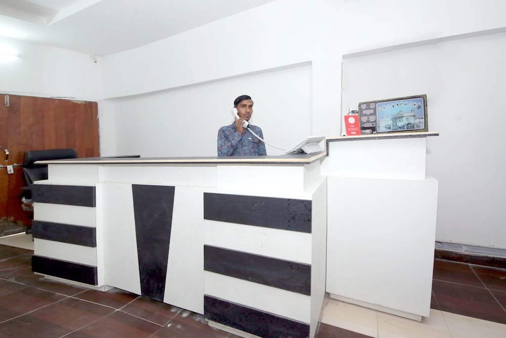 Lobby & Reception