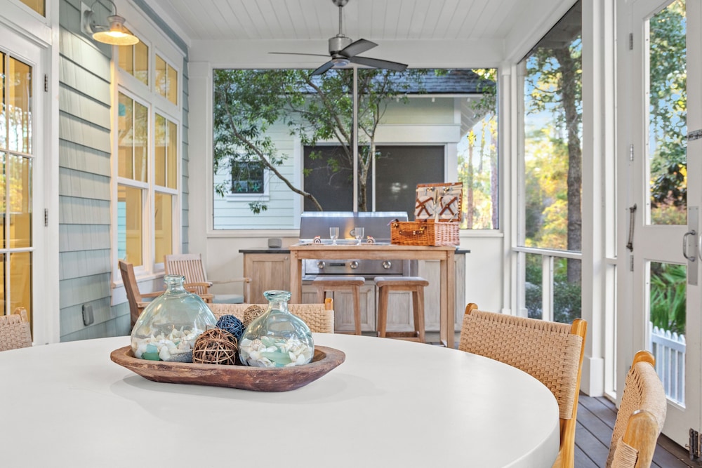 Sea Dlight: 3BR Beach Home Sleeps 10 With 4 Bikes in Watersound West