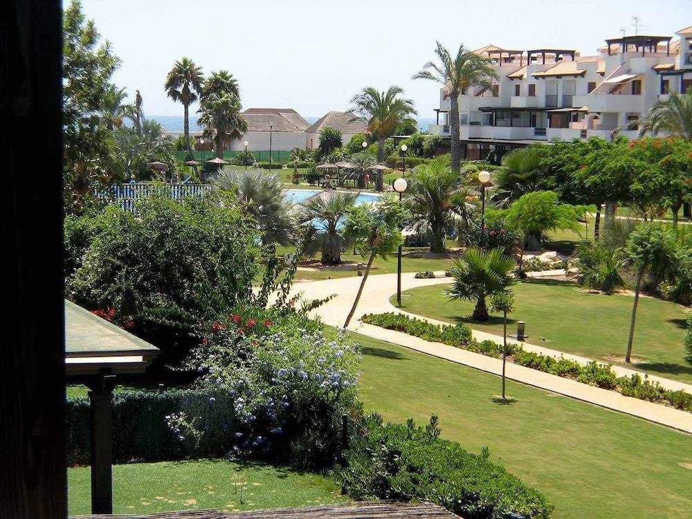 VenAVera E21B - 1 Bedroom/1Bath Beachfront WIFI