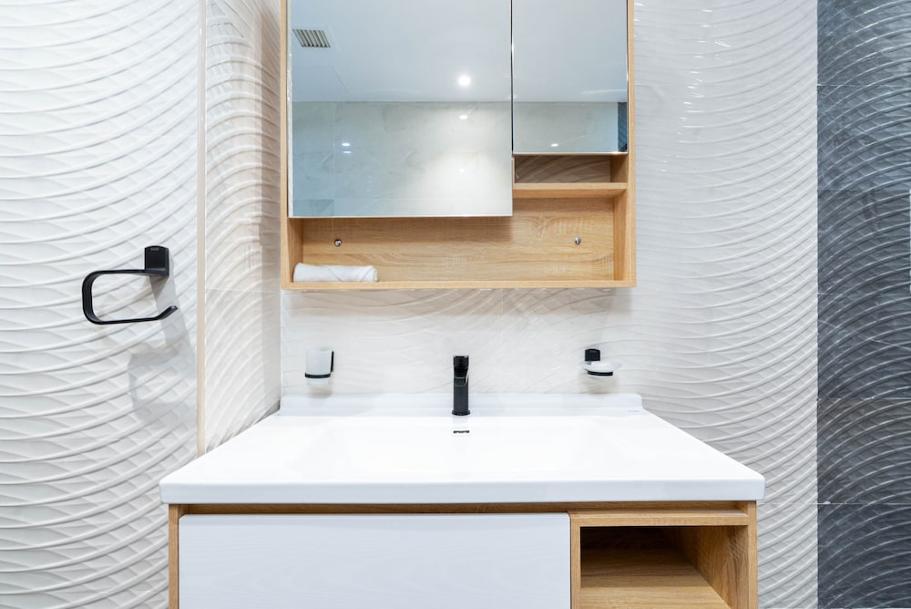 Whitesage - Sophisticated and Homey apartment Near to Metro