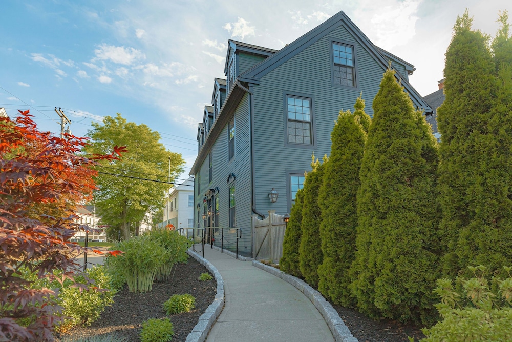 Great Island Inn