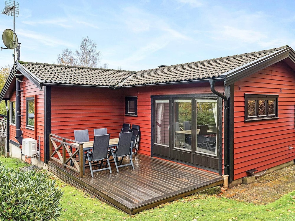 6 Person Holiday Home in Hjarnarp