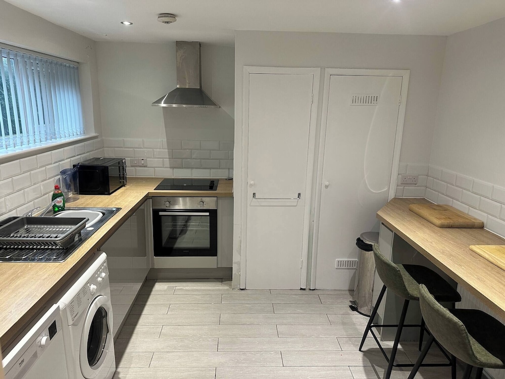 Willow House Sleeps 4 Family Travel Seaside Stay