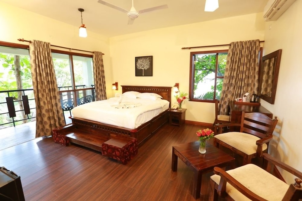 Deshadan Backwater Resort