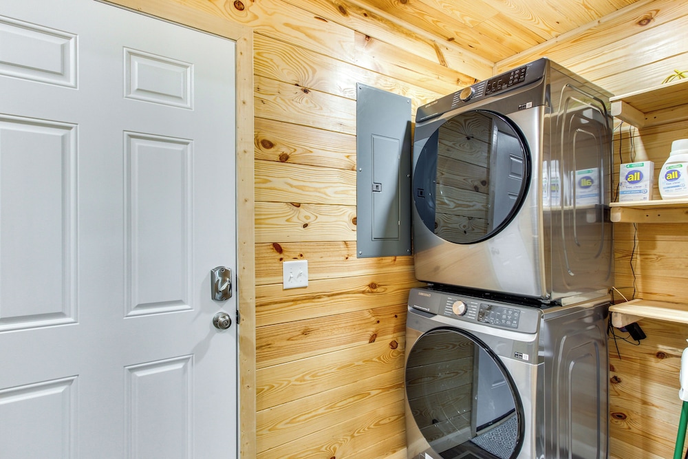 Gaming Loft: Atv-friendly Home in Slocomb