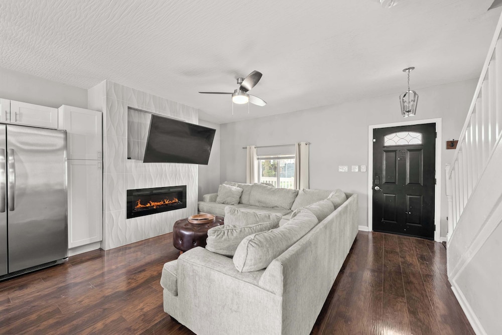 The Southern Nook - For 8 - Image 2