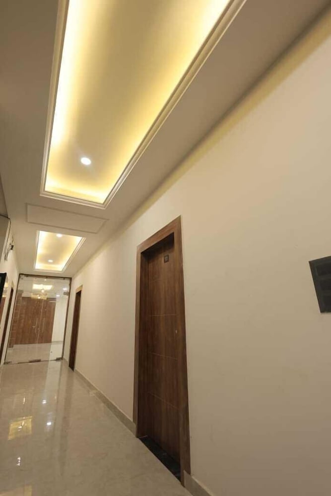 PriyaKunj Dham Guest House