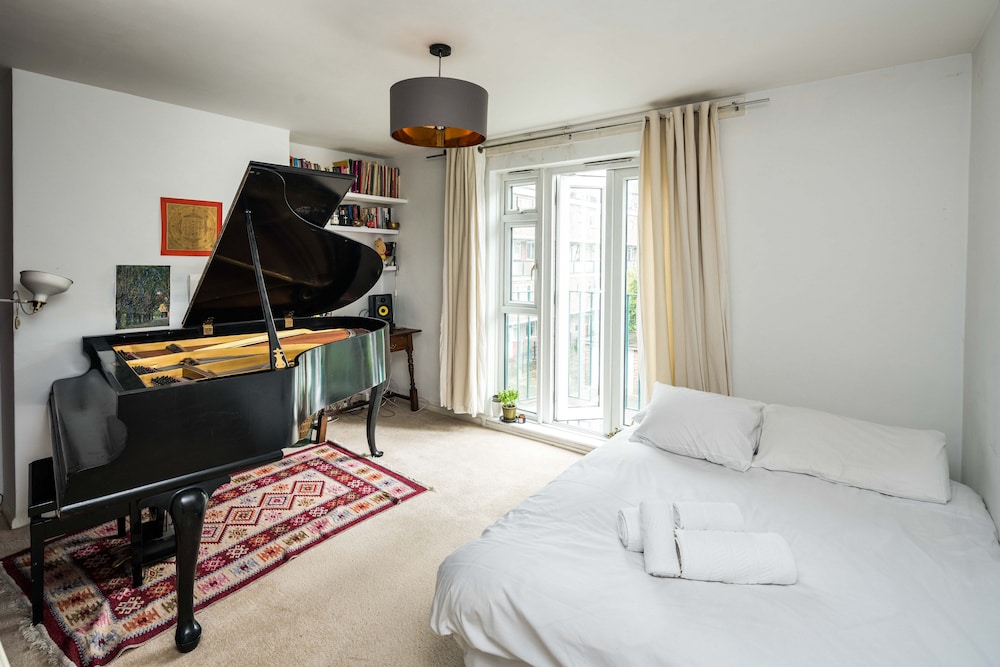 2Bd Stylish Home W/T Grand Piano Central London