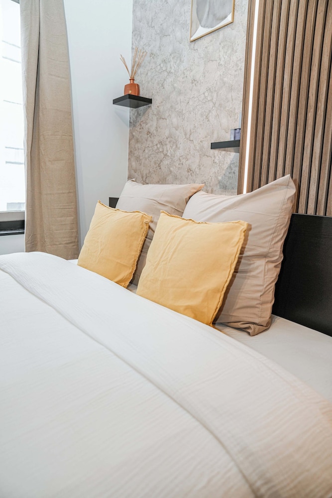 Comfy 5BR Apartment in Heart of Ghent