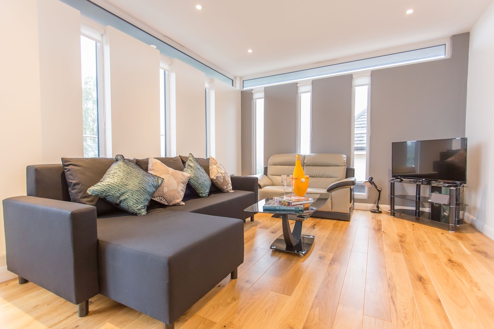 Oxford Vacations - Razia Apartments - Property Image 18