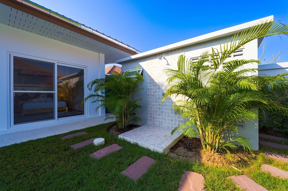 Brand-New Modern 3-Bedroom Villa MB20