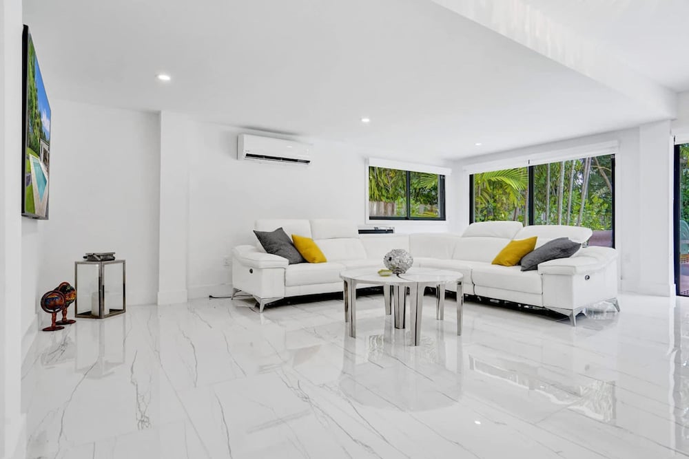 Hibiscus House in Fort Lauderdale