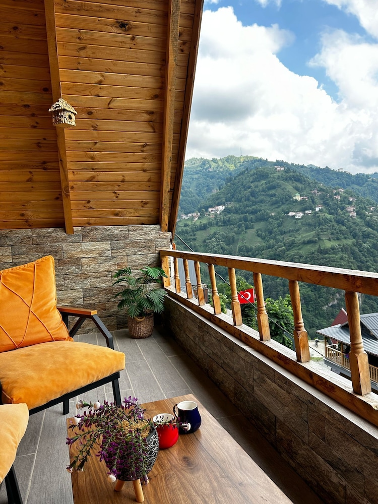 Bardi Suit Bungalov