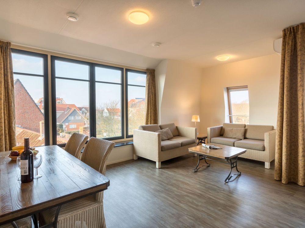 Modern Domburg Apartment view 4
