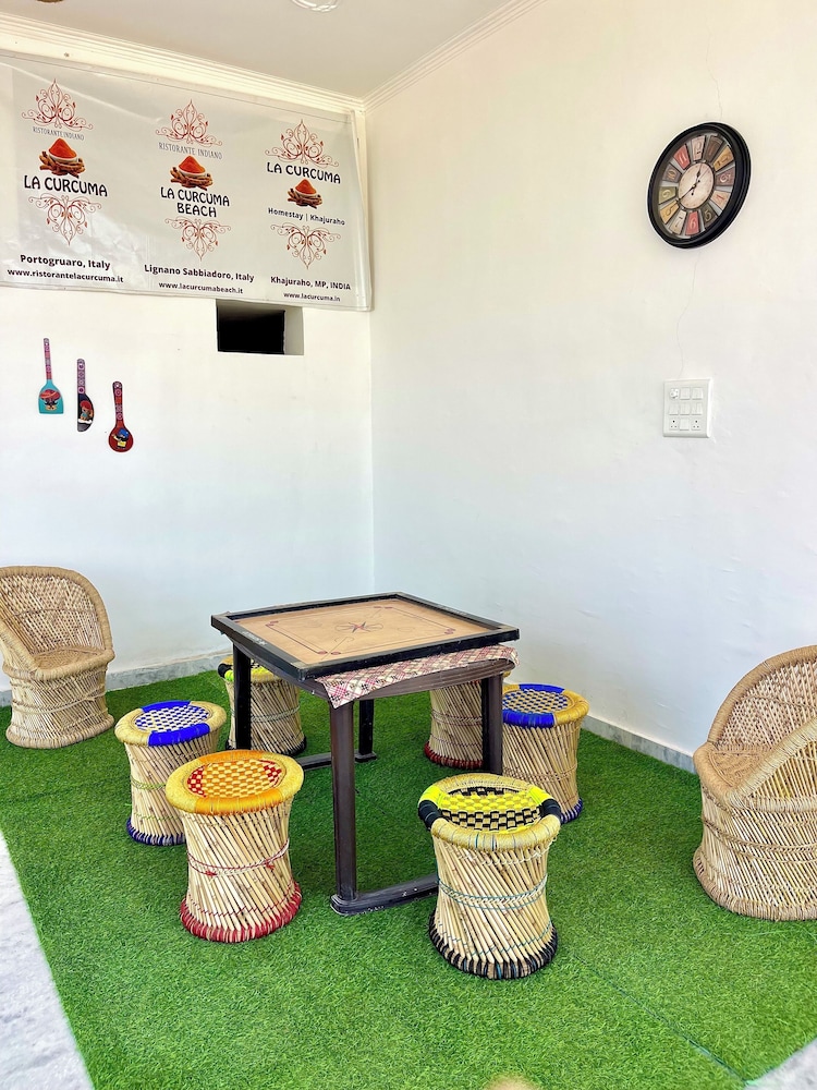 Lacurcuma Luxury Homestay Khajuraho
