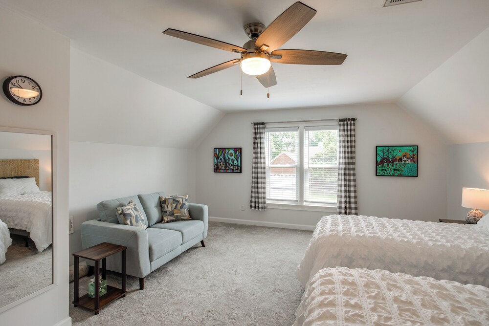 4 Mi to Lake Murray: Pet-friendly Home w/ Pool!