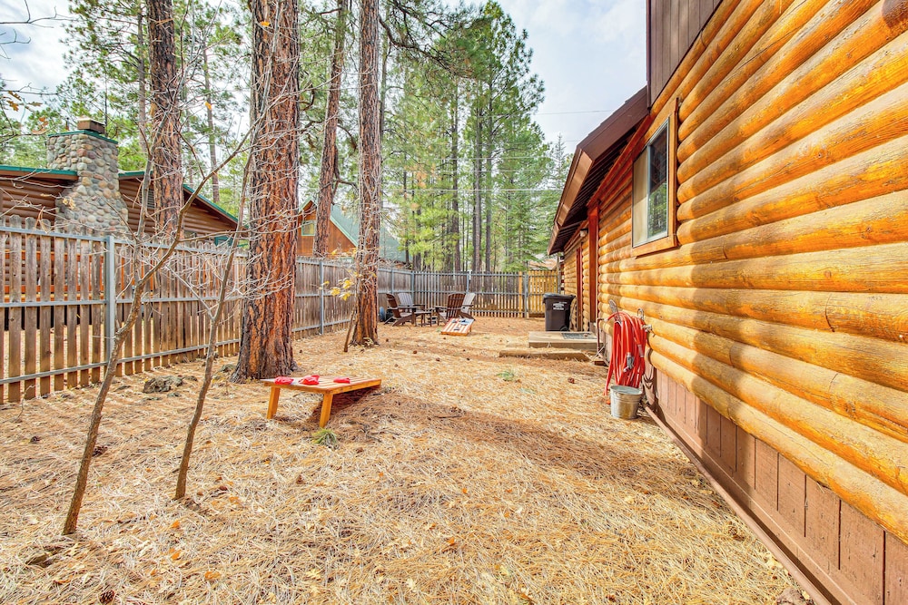 5 Mi to Woodland Lake Park: Cabin in Pinetop!