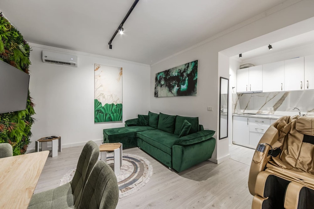 Green Luxe Suite 1 in Shkod r