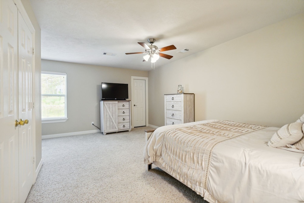 Wooded Lake Retreat 3 Bedroom Home