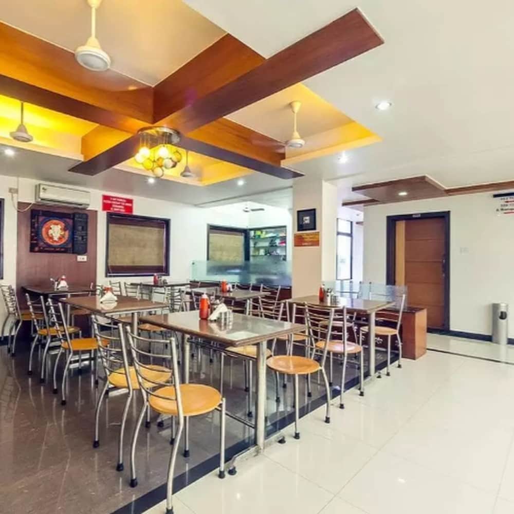 Hotel Rama Residency