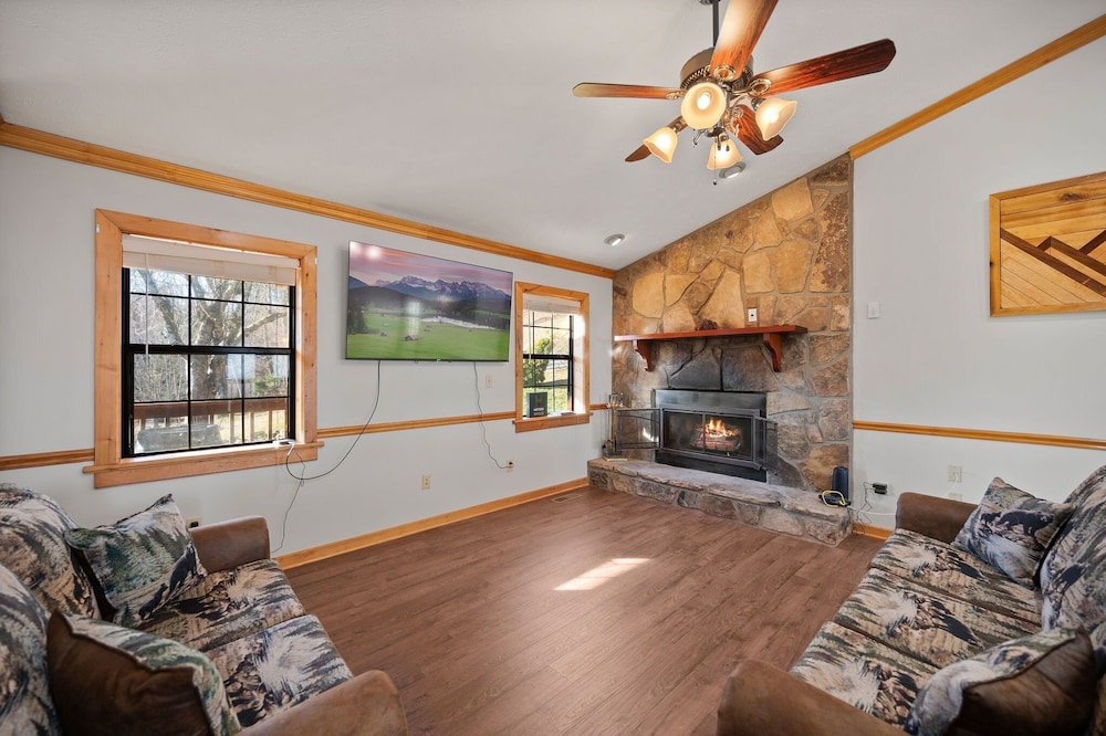 Retreat In The Smokies 3 Bedroom Home