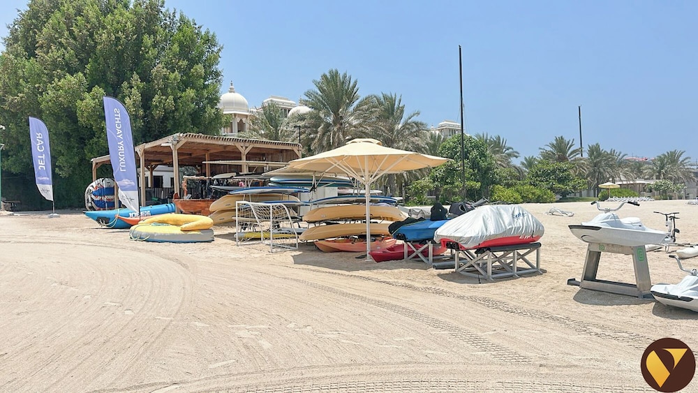 Grandeur Private Beach Walk to Mall