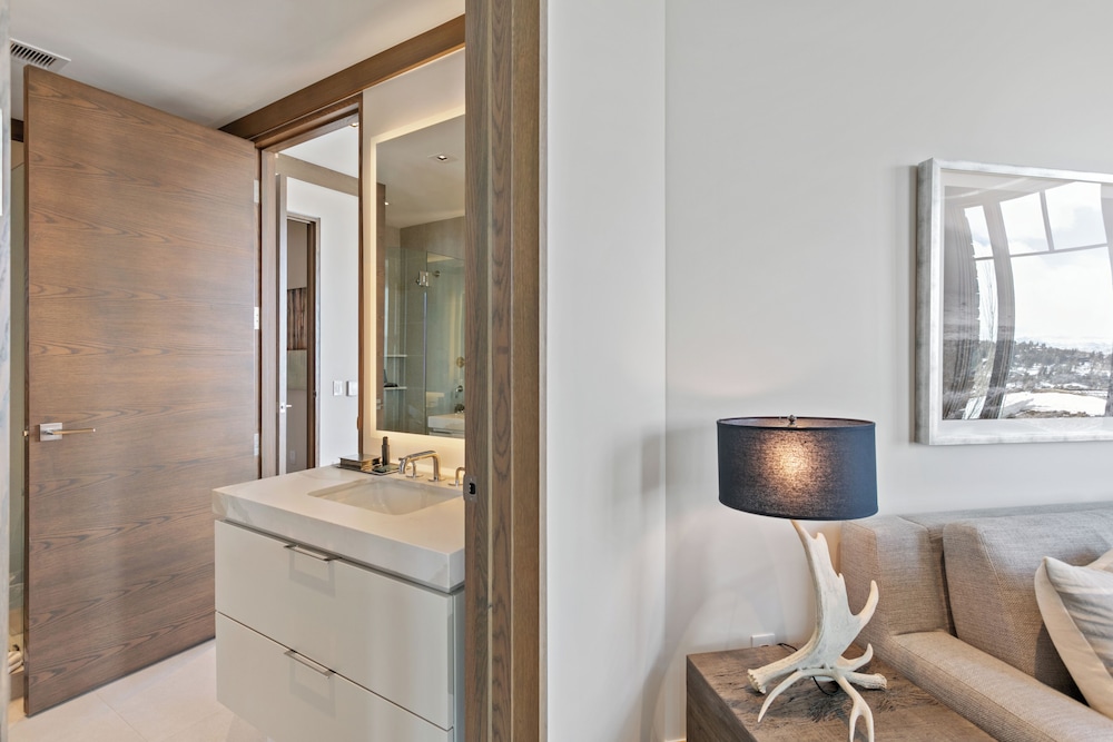 The Residences at The Tower-3 Bedroom Deluxe #6 3 Condo