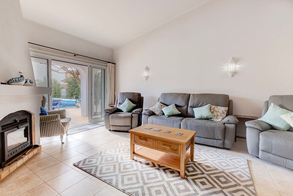 Casa Thea Family Villa With Private Heated Swimm