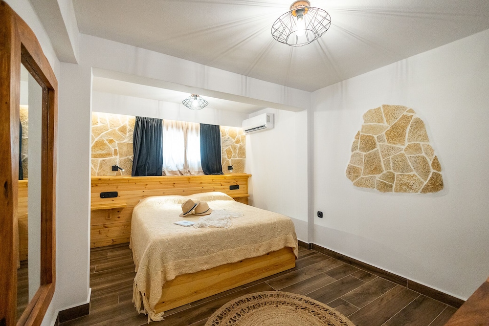Mathraki Resort