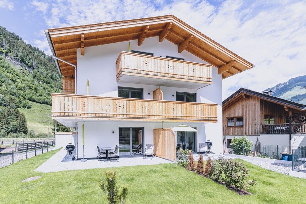 M1 - Garden Apartment 1