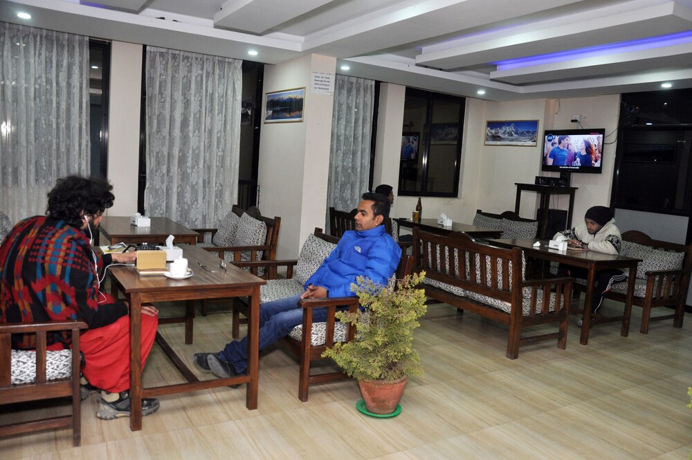 Famous House Kathmandu - Hostel