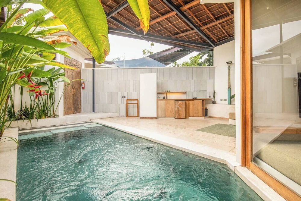 Cozy 1-br Villa, 800m From Echo Beach
