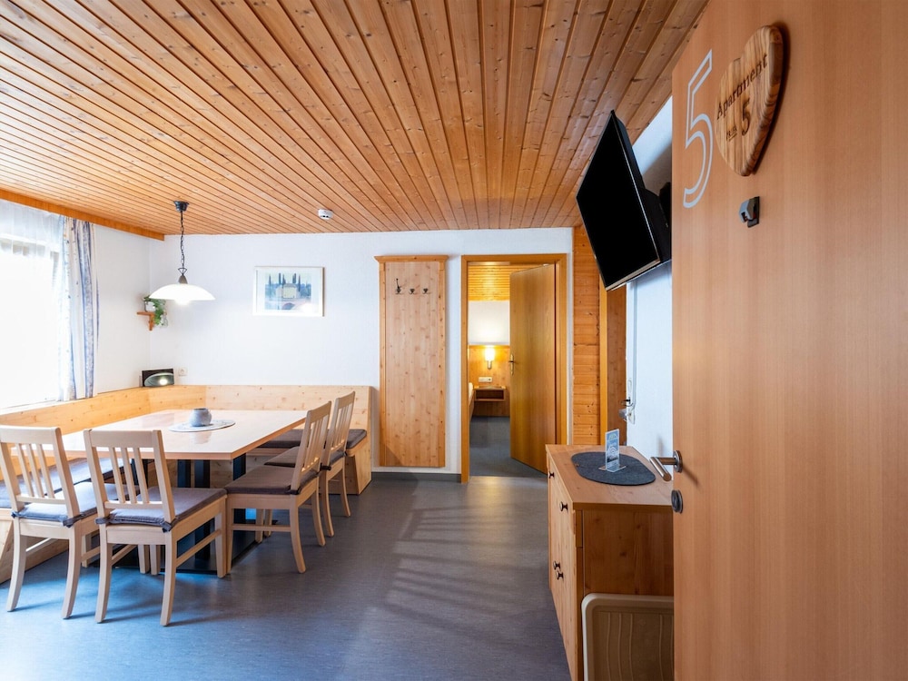 Spacious Apartment With Solarium