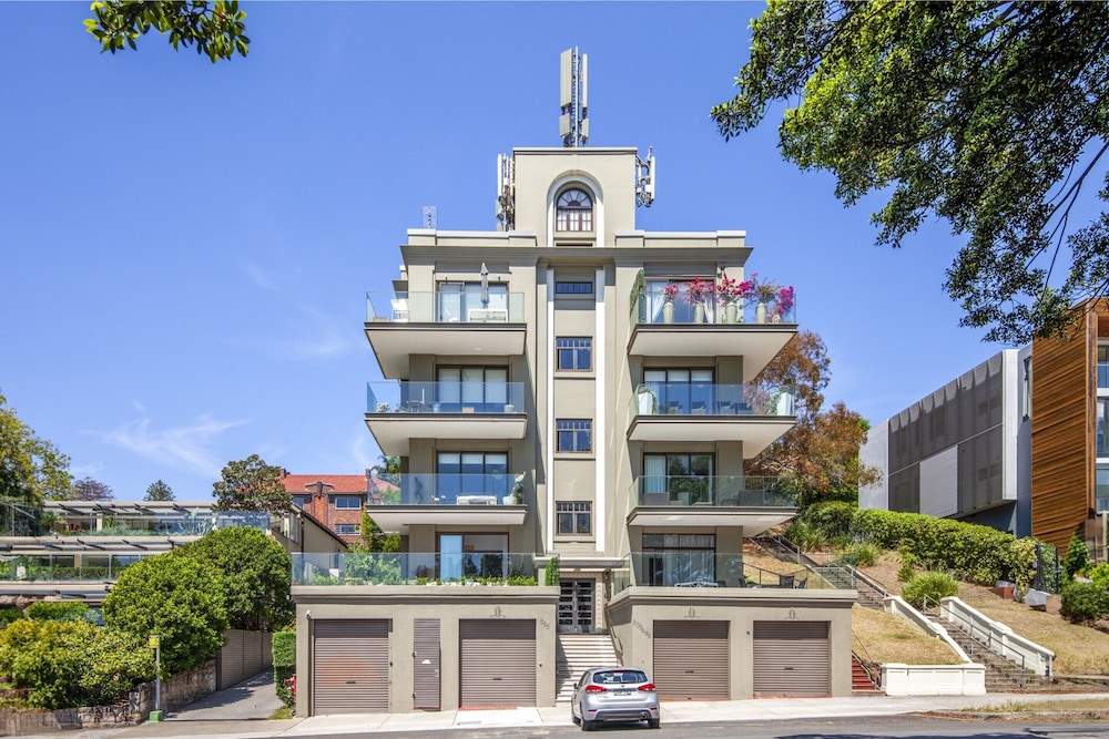 Superb 2-bed Apartment Facing Rose Bay Marina