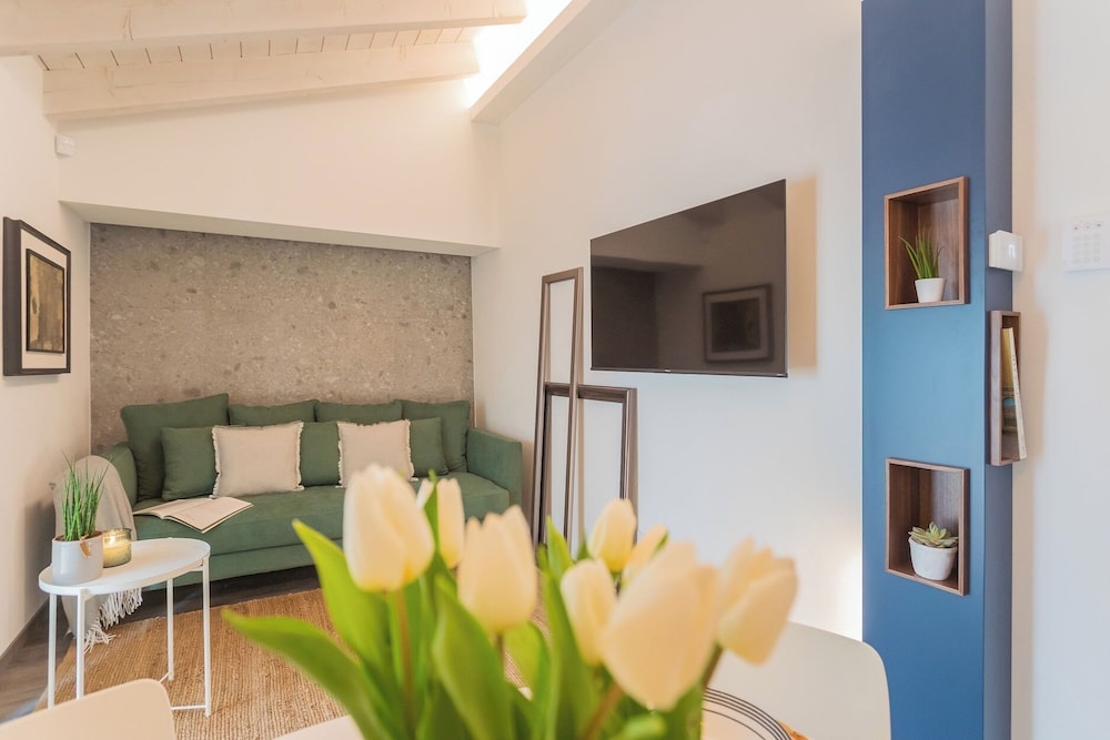 Muralto's Nest by Rent all Como