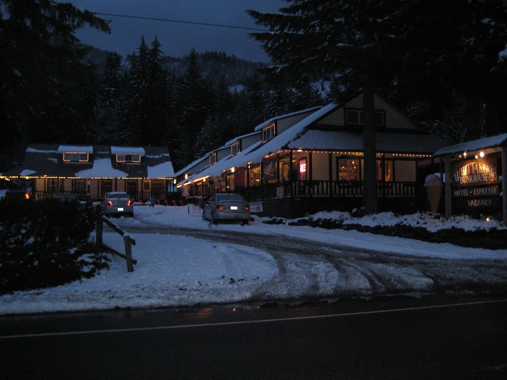 Whittaker's Motel & Historic Bunkhouse