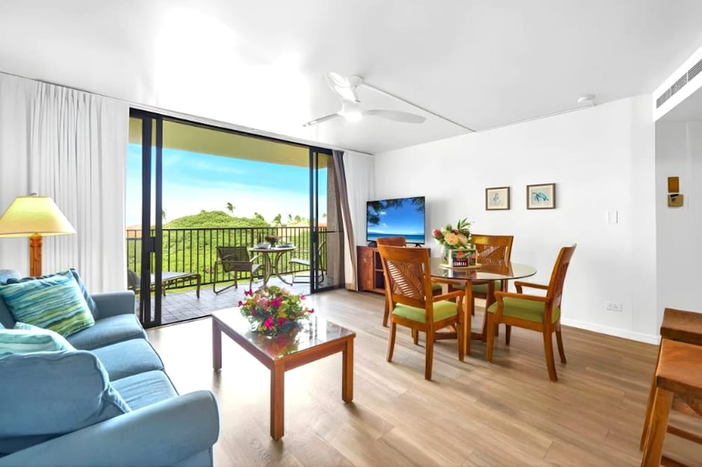 NEW KBM Resorts Free CAR Kaanapali Shores 6th Floor Ocean View Suite Steps to Pool and Beach Ks-616